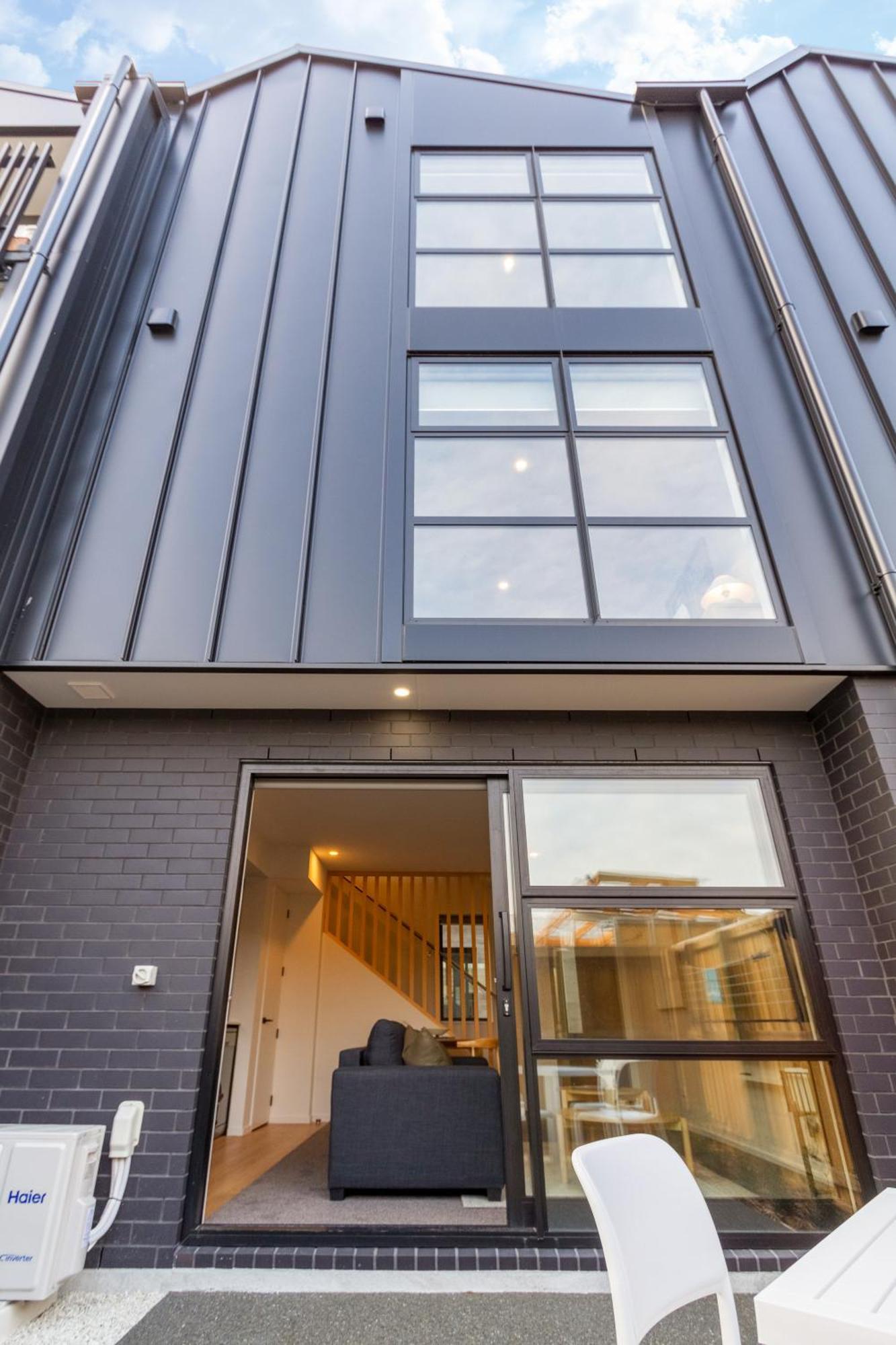 2 Bed, 2 Bath W Sofa Bed - Great Cafes Nearby Apartment Christchurch Exterior photo
