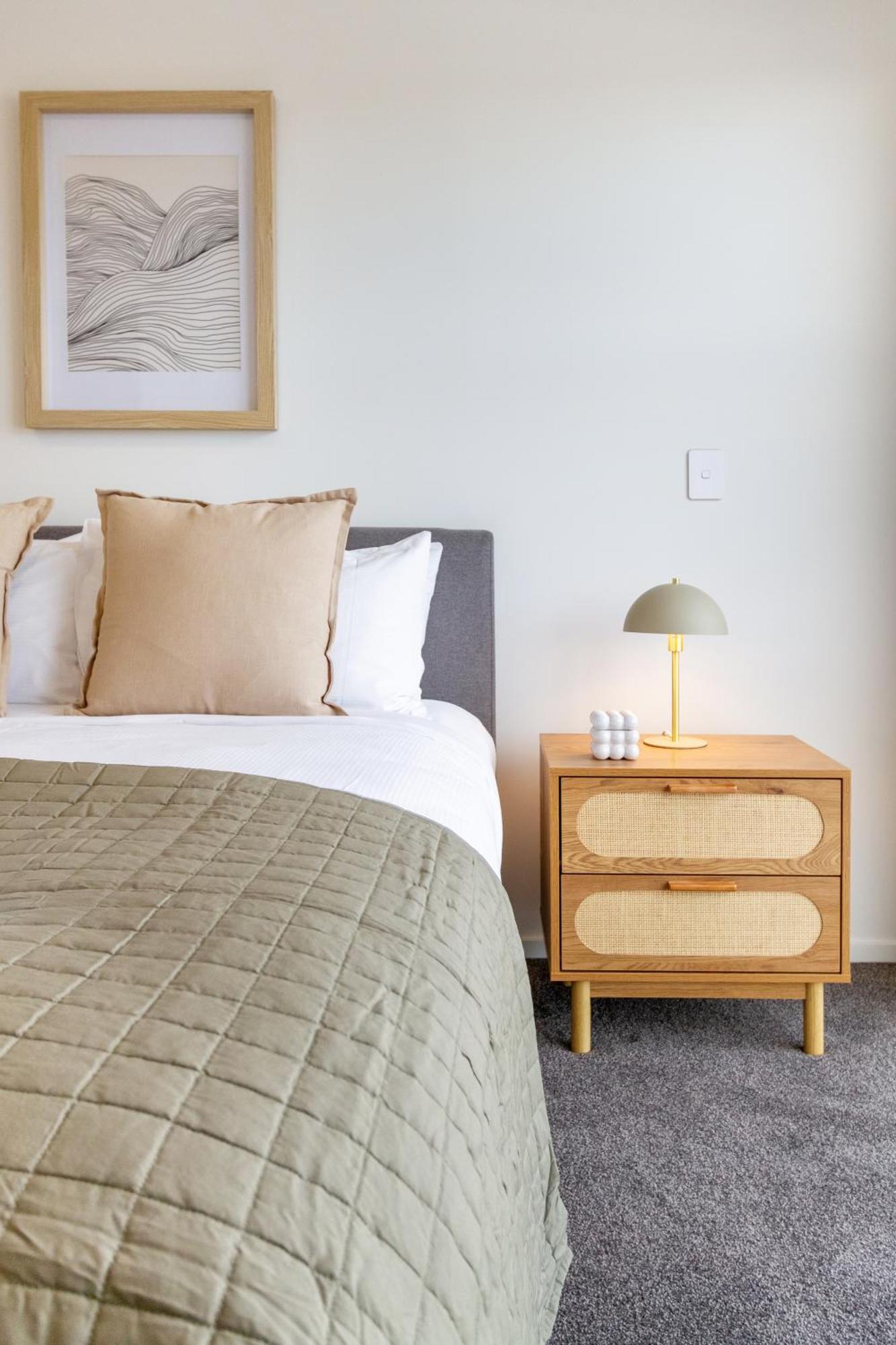 2 Bed, 2 Bath W Sofa Bed - Great Cafes Nearby Apartment Christchurch Exterior photo